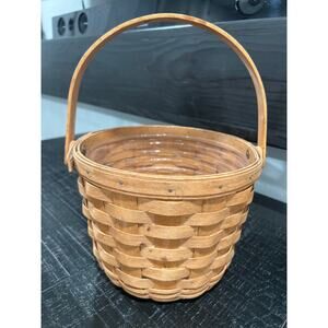 Vintage Longaberger fruit Basket, Handwoven. Made in USA, Size 71/2”W x 6 1/2”H
